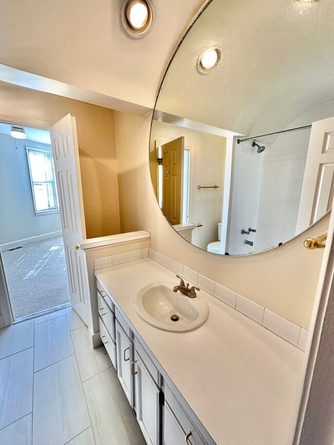 Building Photo - JUST RENOVATED - Astonishing Adams Morgan ...