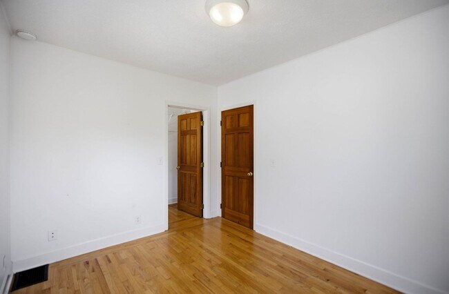 Building Photo - 8203 Wallingford Ave N