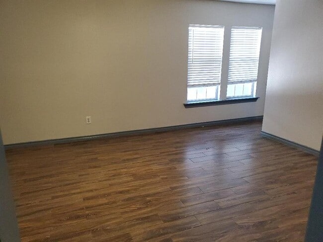 Building Photo - 6831 Stoney River Dr