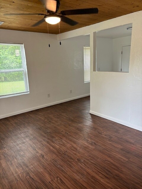 Building Photo - 9423 NE 28th St