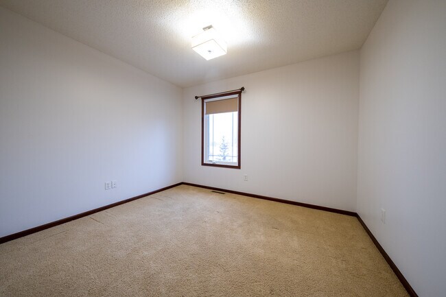 Building Photo - 5128 Yuma Ln N
