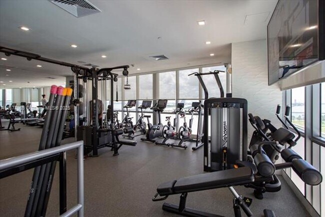 Building Photo - 1100 Biscayne Blvd