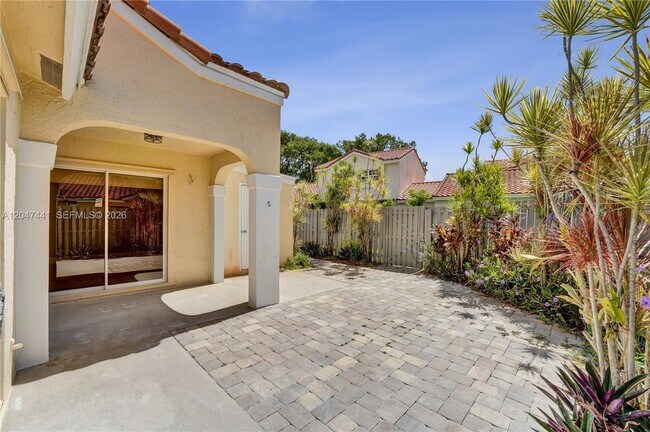 Building Photo - 1361 Springside Dr