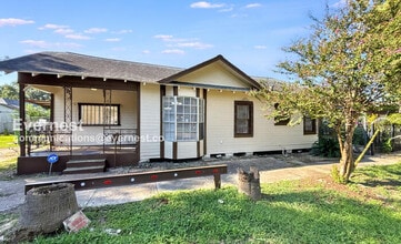 Building Photo - 1302 Ryon St