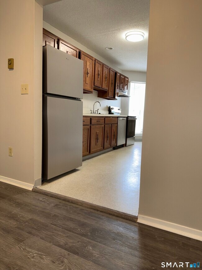 Building Photo - 71 Wellington Dr
