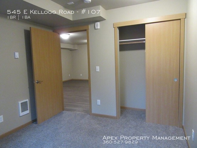 Building Photo - 545 E Kellogg Rd