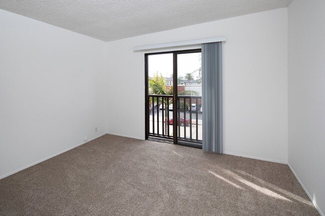 Building Photo - *OPEN HOUSE: 8/2 12:30PM-2PM* 2BR In The H...