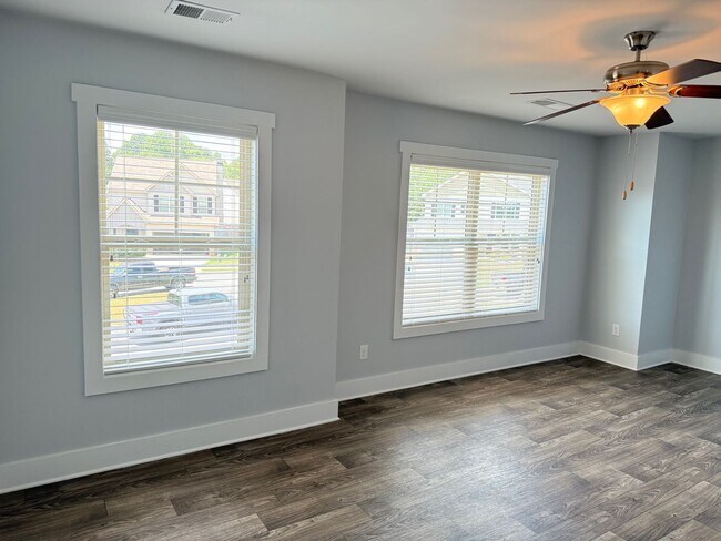 Building Photo - Beautiful 3BR/2.5BA Home in Jennings Mill ...