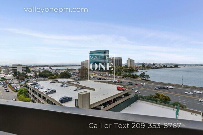 Building Photo - Fully Furnished Condo With Panoramic San Francisco Bay Views and Unbeatable Amenities