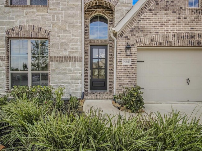 Building Photo - 4108 Emerson Cove Dr