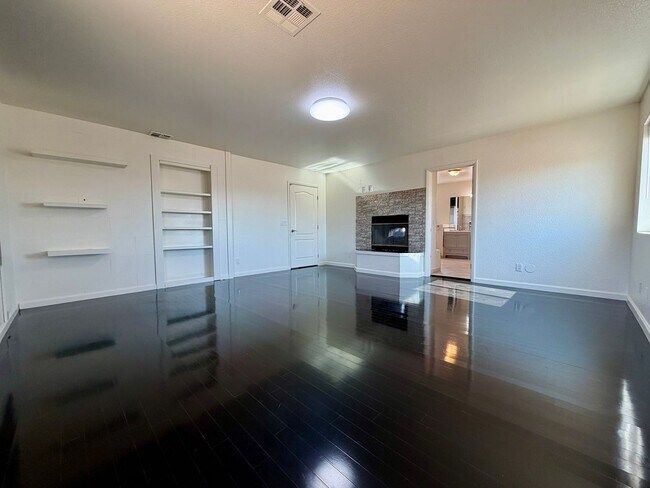 Building Photo - Spacious Henderson Home with Private Pool, 3 Fireplaces, & Modern Upgrades