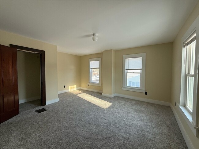 Building Photo - 23 Burton St