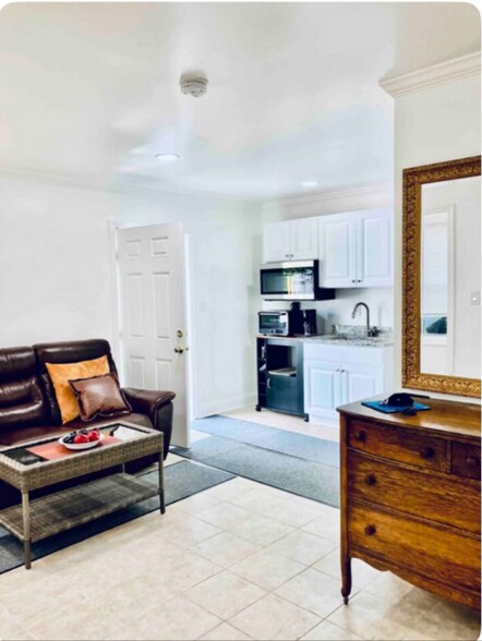 Building Photo - A1 Carlson Ct