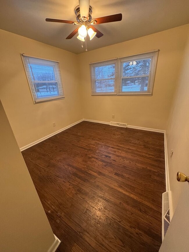 Building Photo - 311 Ventura Dr