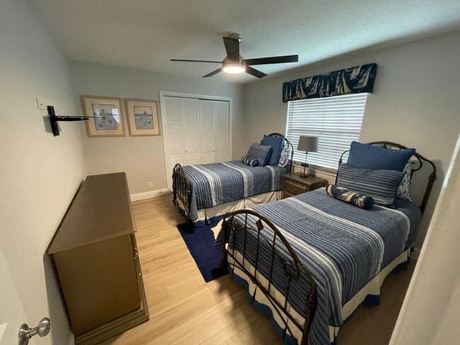 Building Photo - 2601 W Carandis Rd