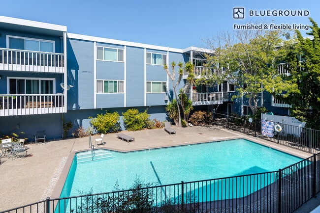 Building Photo - 2019 Shore Line Dr