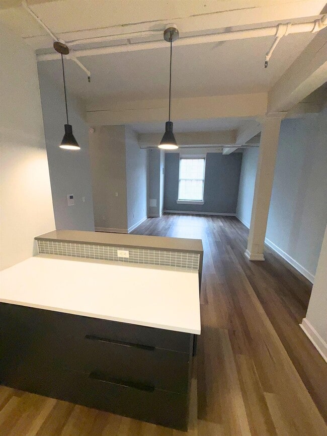 Building Photo - 160 Lafayette St