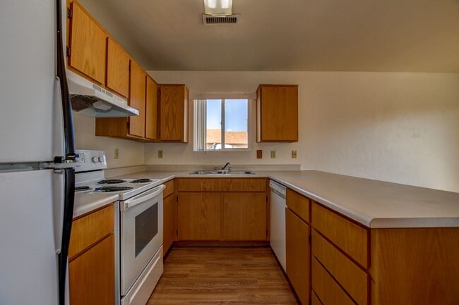 Building Photo - 6284 N Buckboard Dr