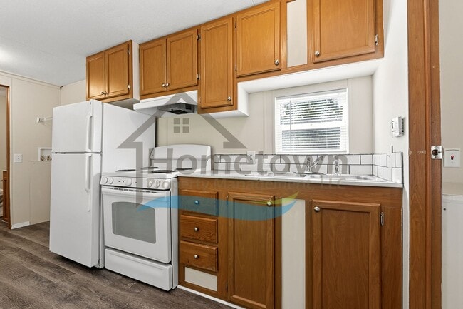 Building Photo - 2 Bedroom 1 Bath Home with Off Street Parking Available in Sagle!
