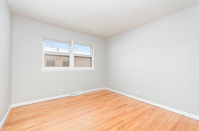 Building Photo - 2913 Kensington Ave