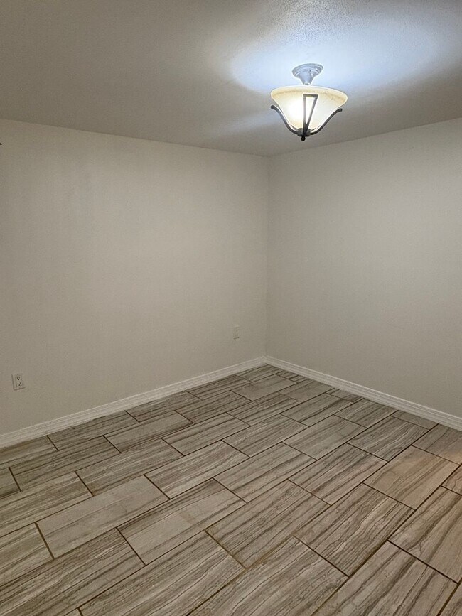 Building Photo - 4bed/3bath SFH Rent $1740/month ready May 2026