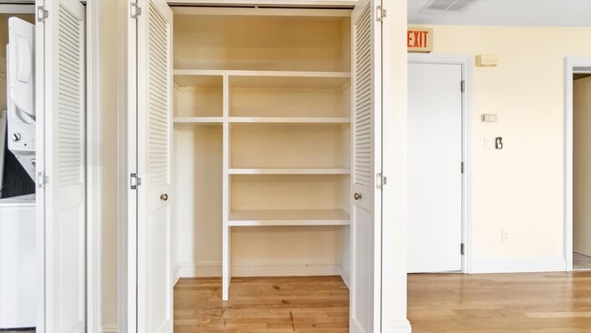 Building Photo - 148 Main St