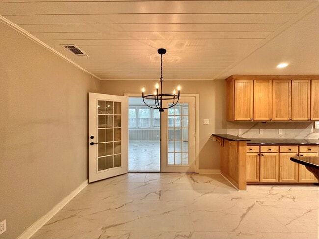 Building Photo - Charming Single-Story Brick Home Available! Whitehouse ISD!