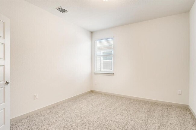 Building Photo - 13820 Clerk St
