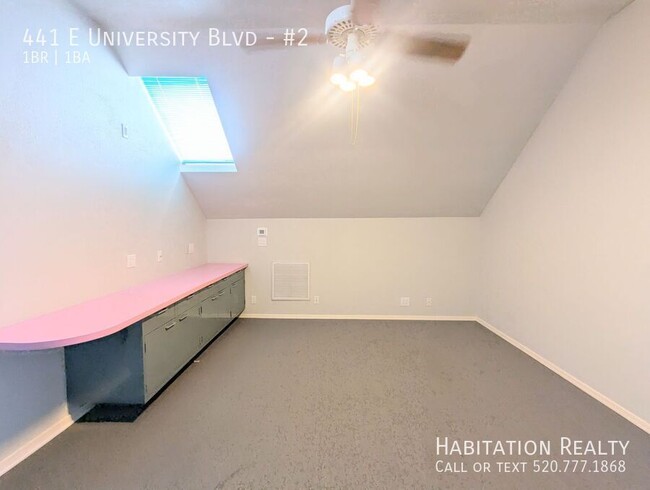 Building Photo - Pre-Lease!! Spacious 1bed/1bath a balcony ...