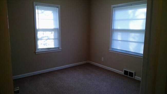 Building Photo - 7830 Donnelly Ave