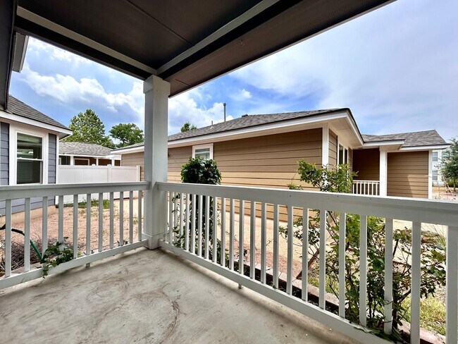 Building Photo - Modern 3/BR 2.5/BA Home with Patio & Balcony
