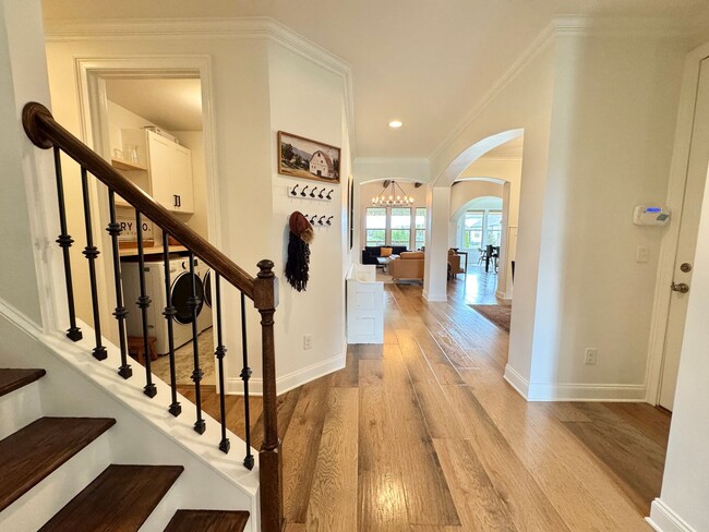 Building Photo - 4 Bedroom Home with Office in Walking Distance to Schools