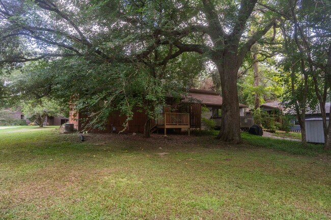 Building Photo - 2/1 Townhome in Twin Lakes