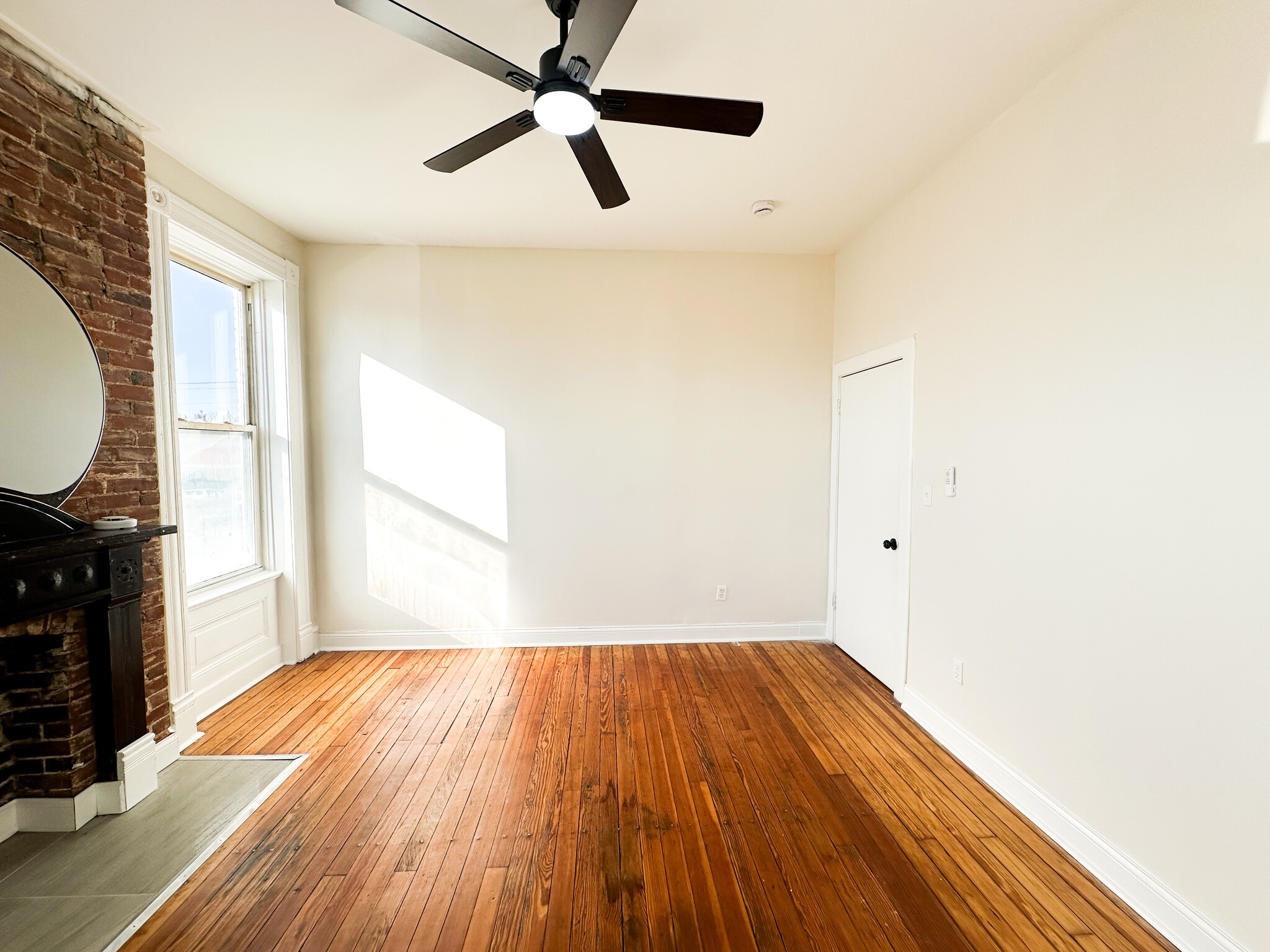 Building Photo - 3333 California Ave