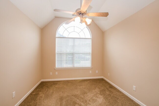 Building Photo - 938 Classic Cove