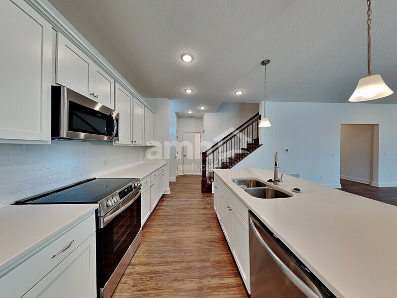 Building Photo - 8268 Northpoint Dr