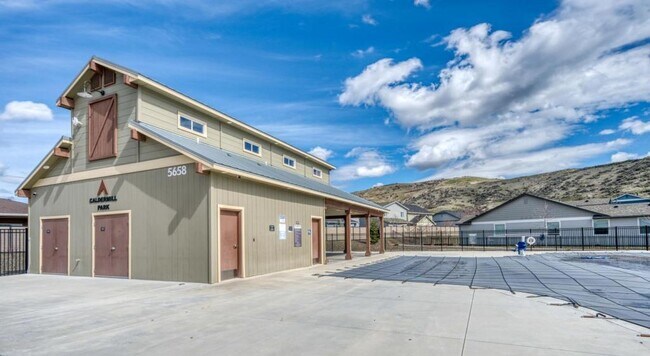 Building Photo - 5587 W Song Sparrow St