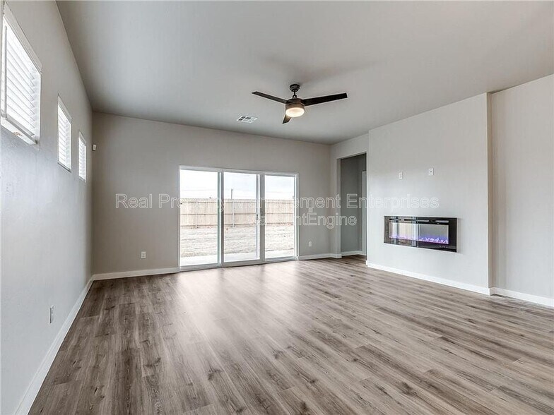 Building Photo - 8104 NW 151st Cir