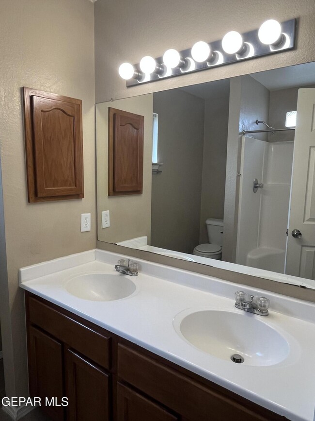 Building Photo - 12345 Tierra Plata Dr