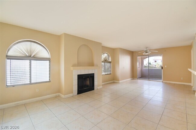 Building Photo - 7570 W Flamingo Rd