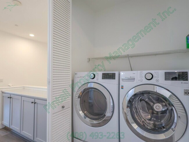 Building Photo - 5130 Le Miccine Terrace