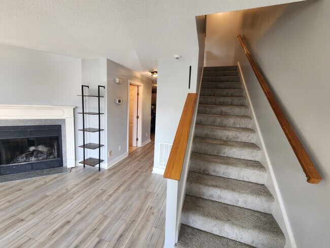 Building Photo - 47 47 Morgan Ave