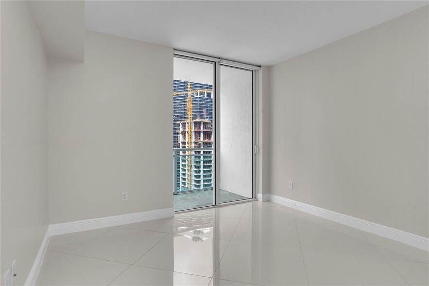 Building Photo - 951 Brickell Ave