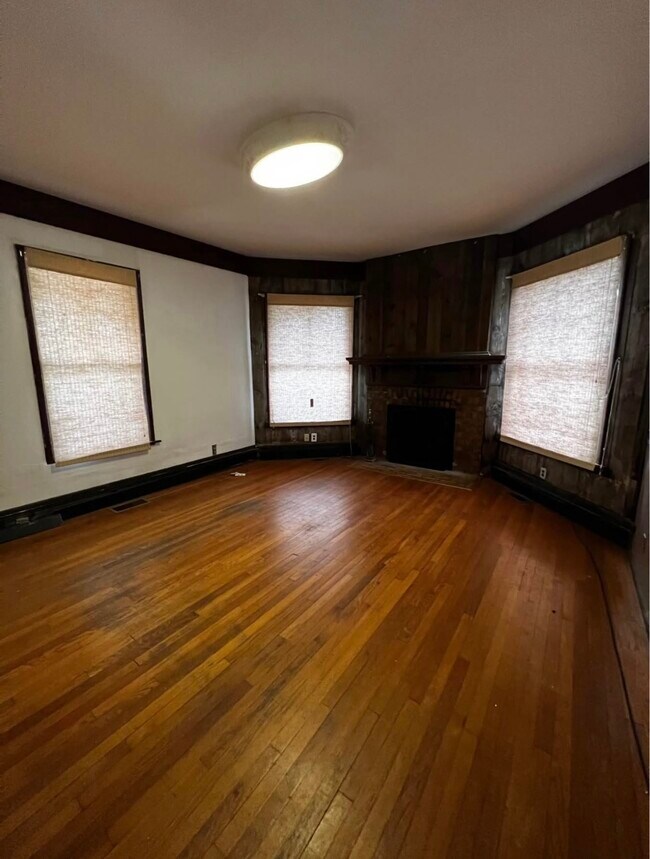 Building Photo - 72 Prospect St