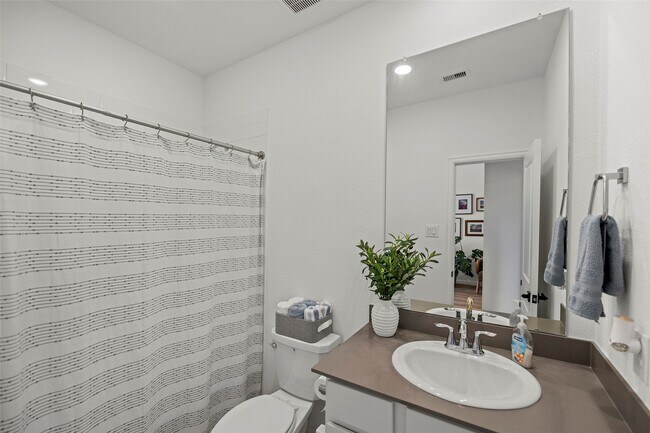Building Photo - 29003 Spicewood Vly Dr