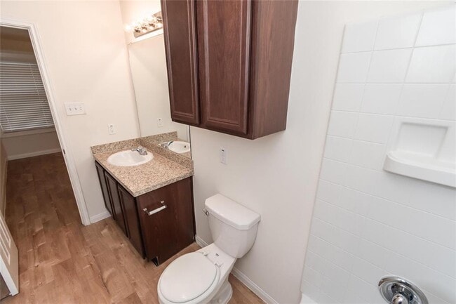 Building Photo - 5750 Kyle Cove Dr