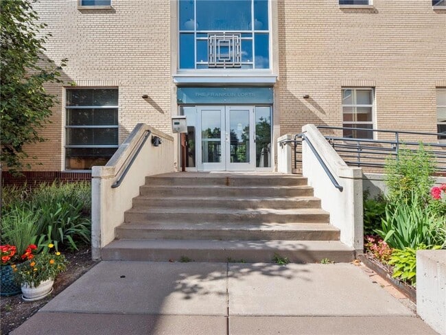 Building Photo - 111 E Franklin Ave
