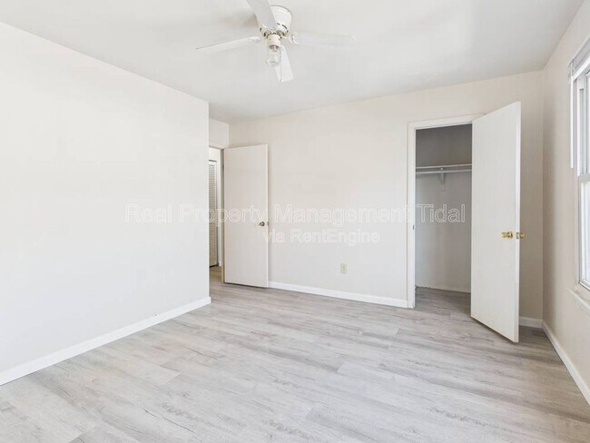 Building Photo - 1528 Darren Cir