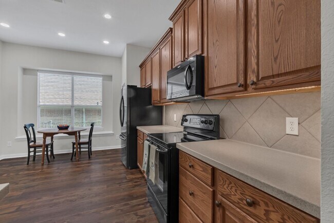 Building Photo - Herritage Ranch Gem
