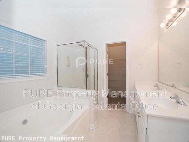 Building Photo - 1616 Donovan's Ridge